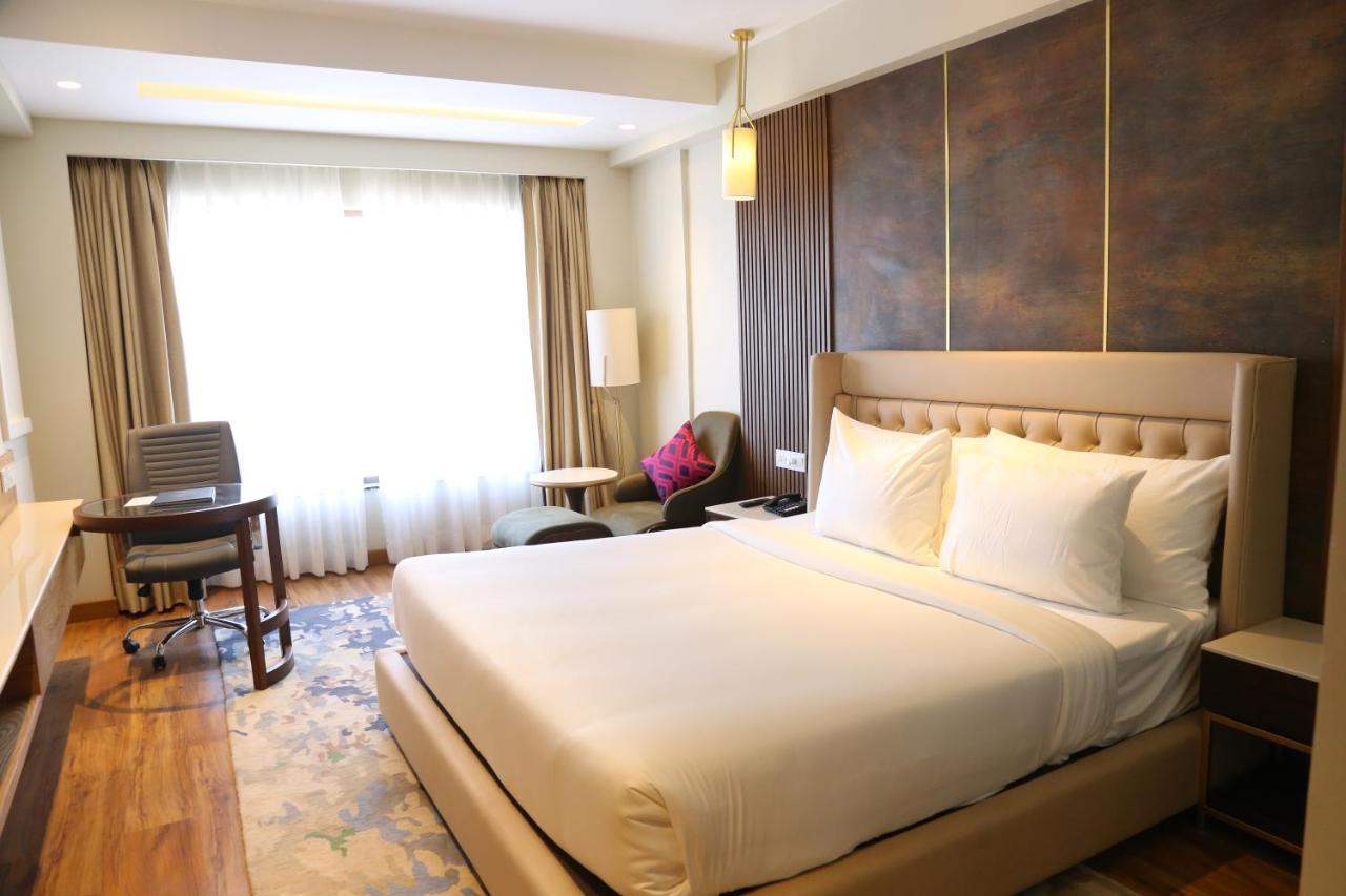 Dreamz Inn & Suites Zirakpur エクステリア 写真