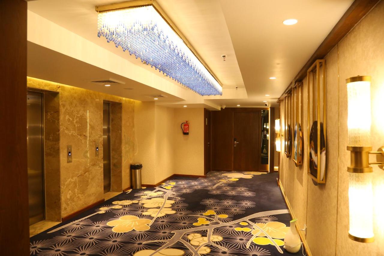 Dreamz Inn & Suites Zirakpur エクステリア 写真