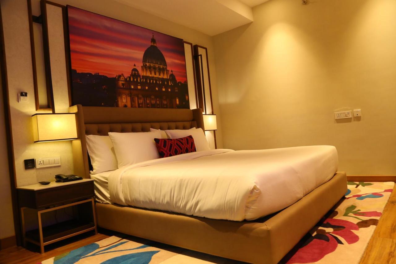 Dreamz Inn & Suites Zirakpur エクステリア 写真