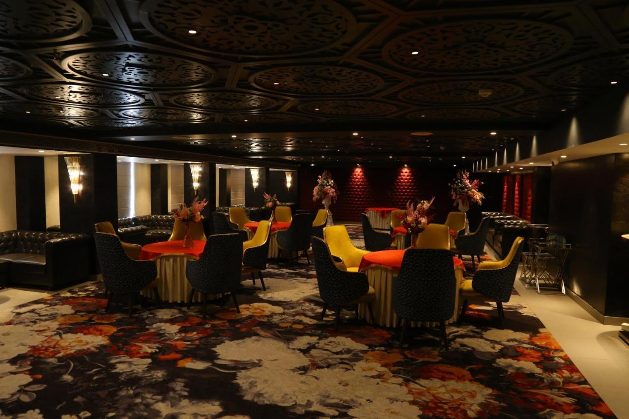 Dreamz Inn & Suites Zirakpur エクステリア 写真