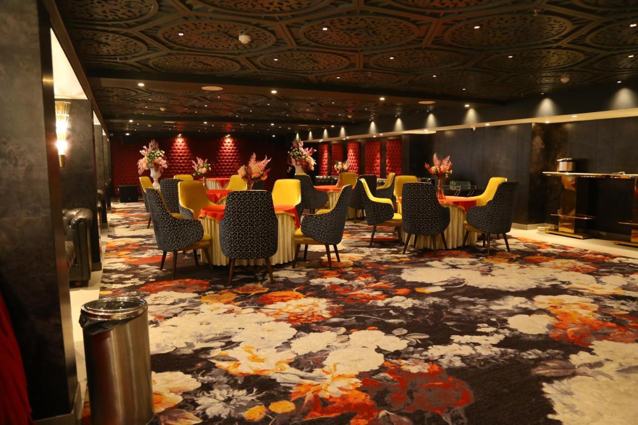 Dreamz Inn & Suites Zirakpur エクステリア 写真
