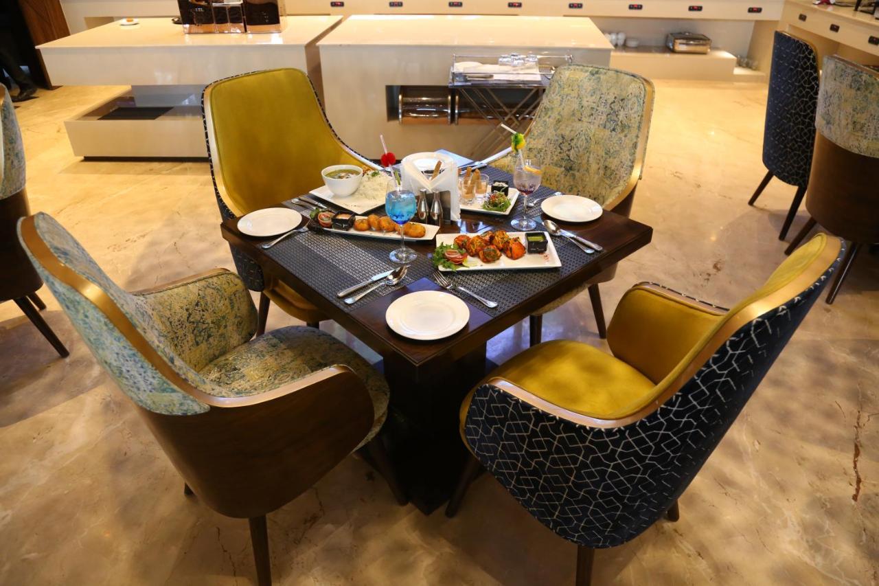 Dreamz Inn & Suites Zirakpur エクステリア 写真