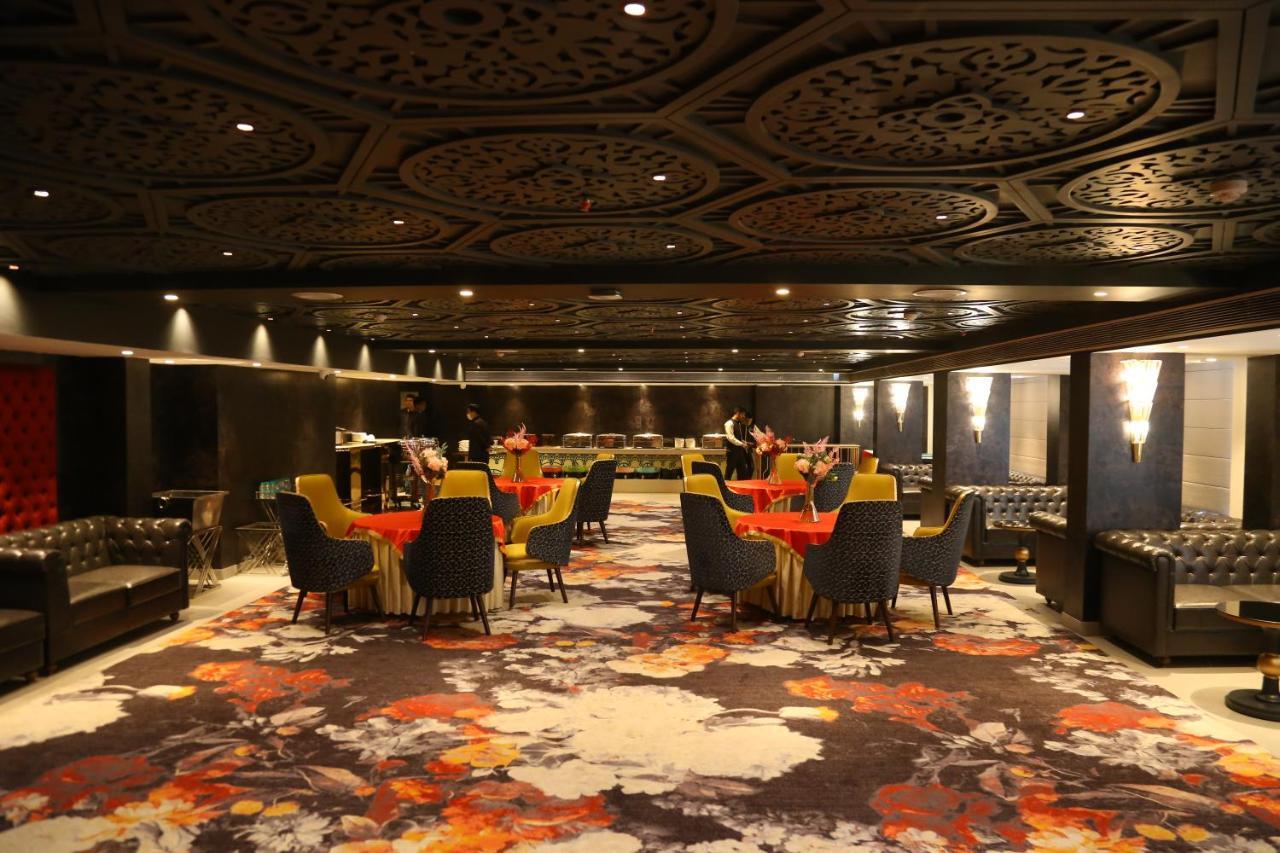 Dreamz Inn & Suites Zirakpur エクステリア 写真