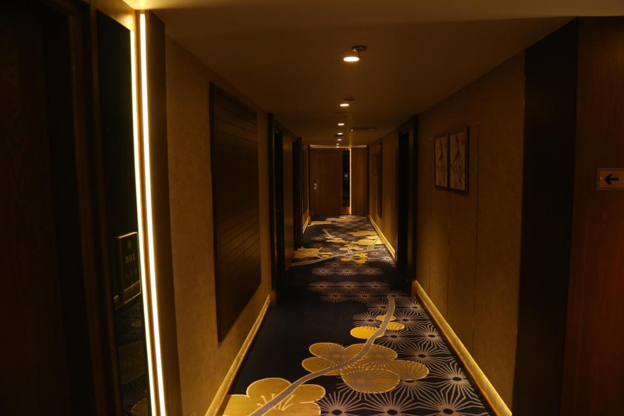 Dreamz Inn & Suites Zirakpur エクステリア 写真
