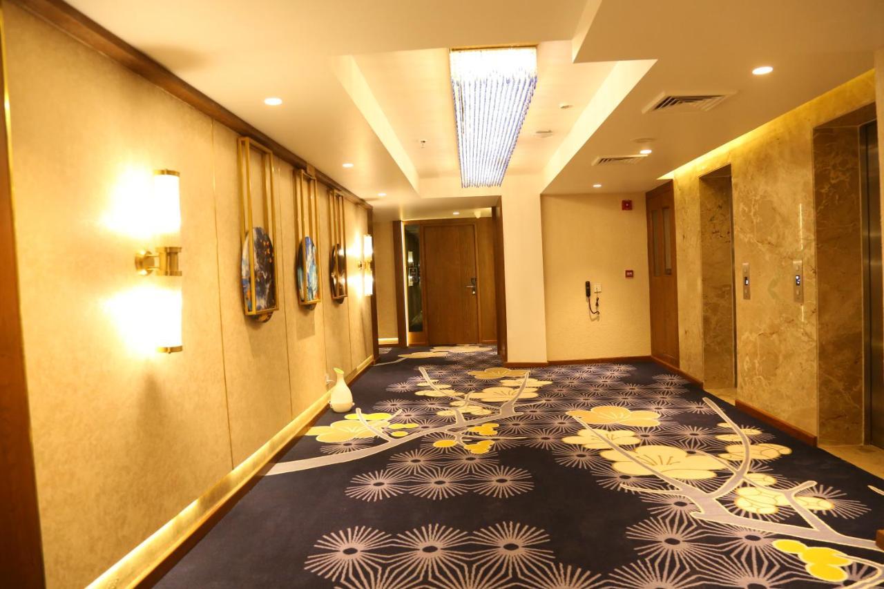 Dreamz Inn & Suites Zirakpur エクステリア 写真