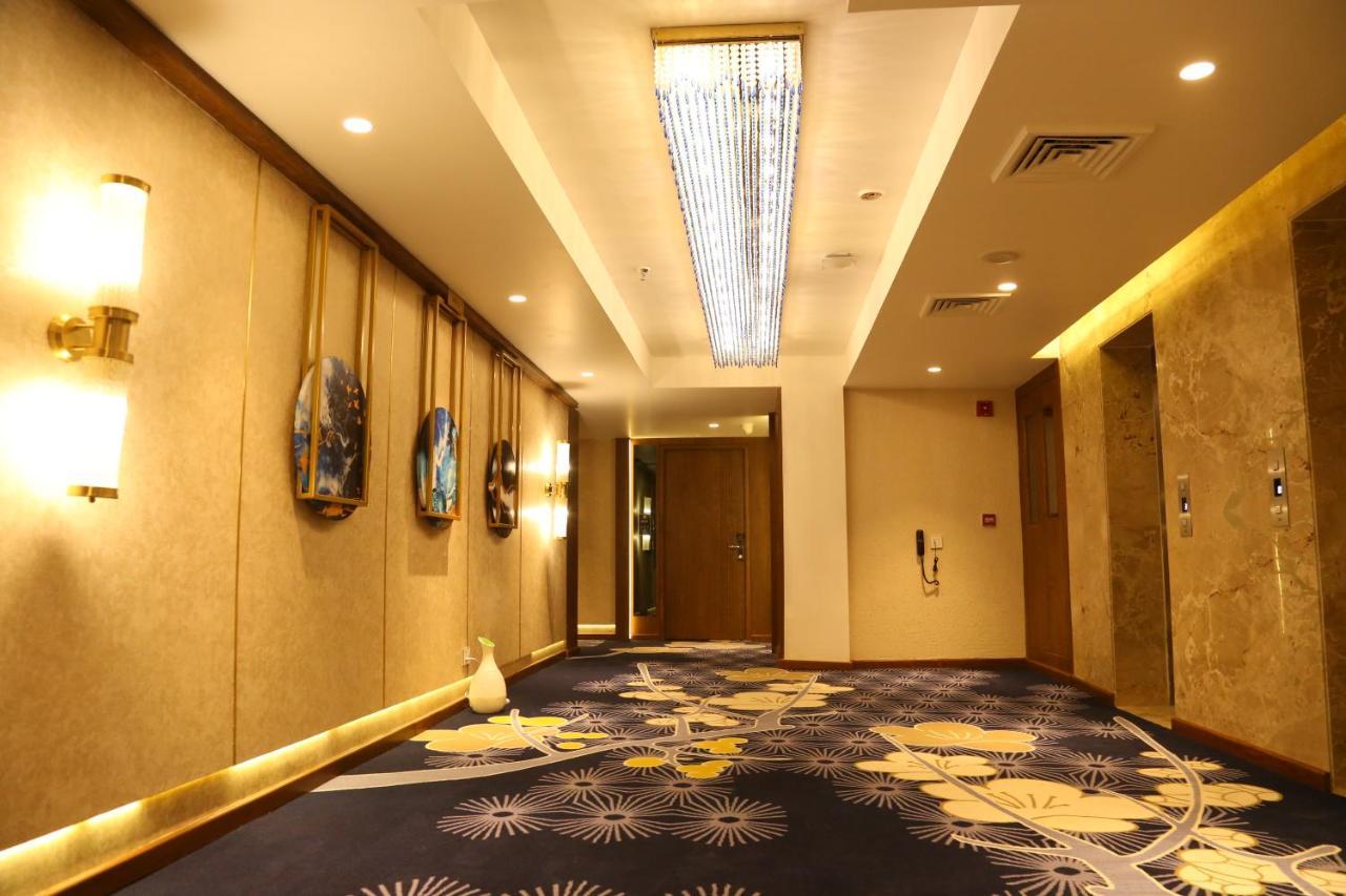 Dreamz Inn & Suites Zirakpur エクステリア 写真