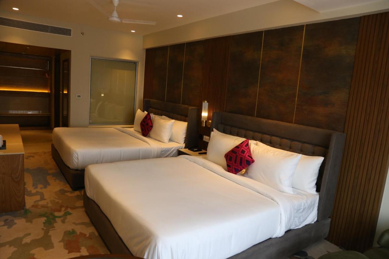 Dreamz Inn & Suites Zirakpur エクステリア 写真