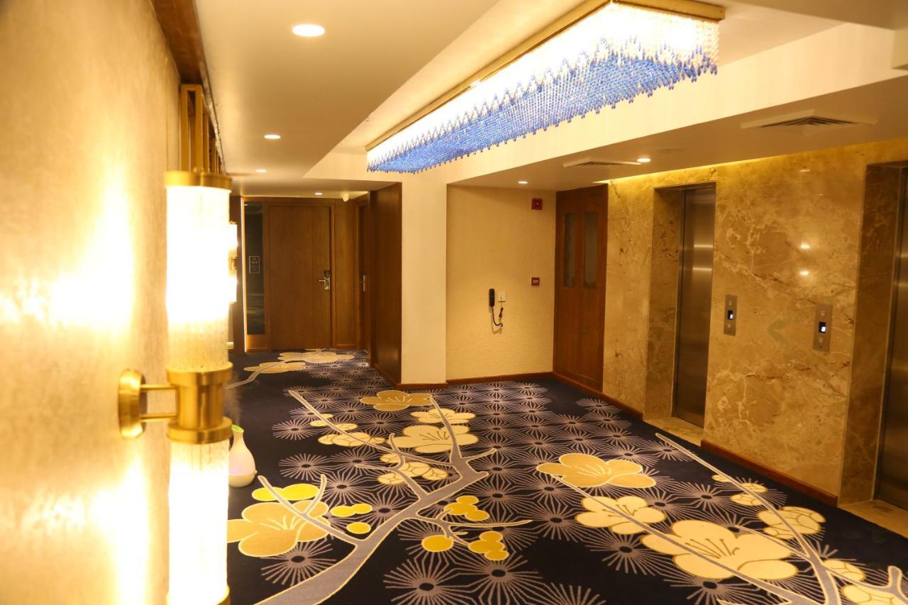 Dreamz Inn & Suites Zirakpur エクステリア 写真