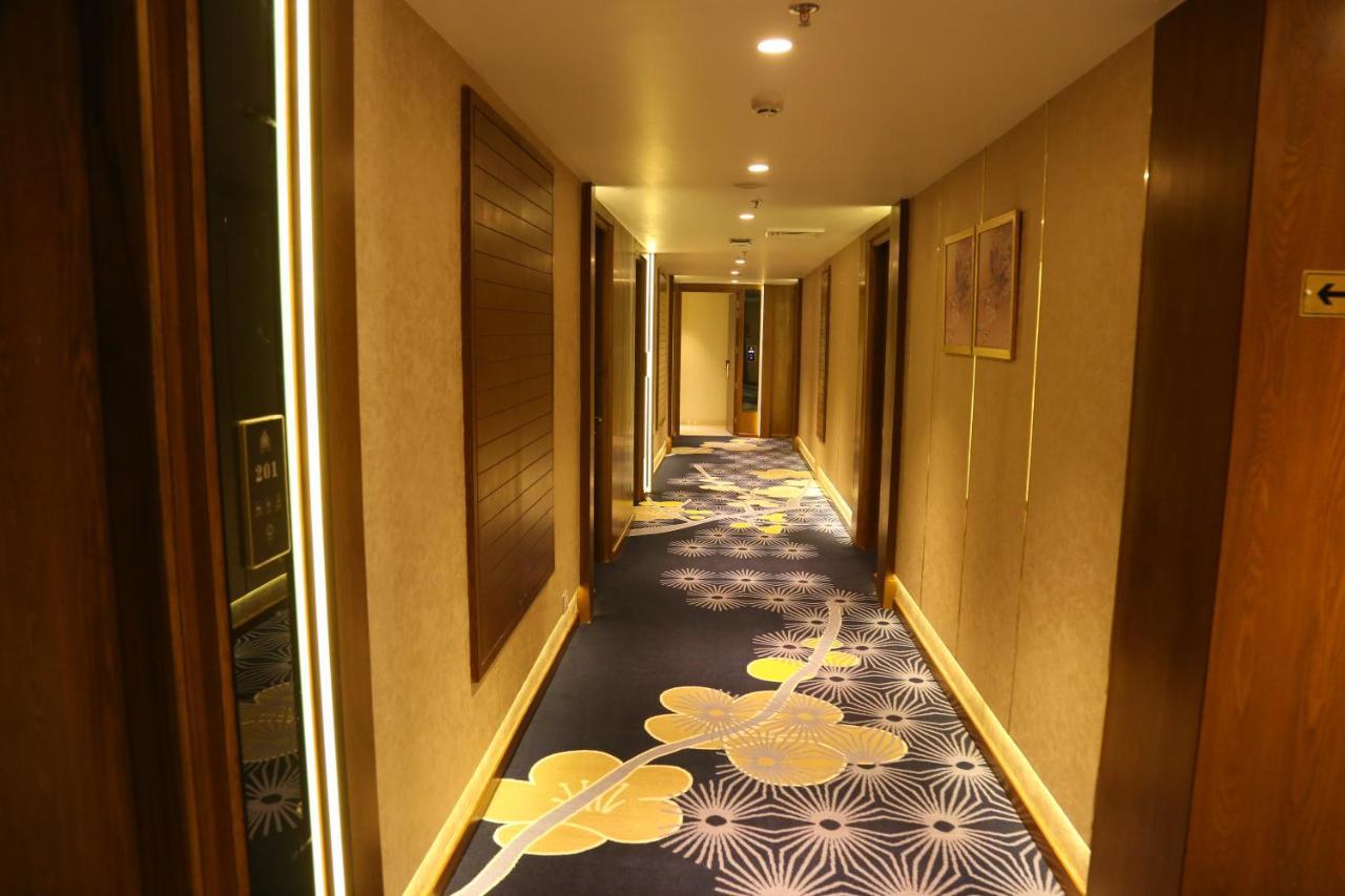 Dreamz Inn & Suites Zirakpur エクステリア 写真