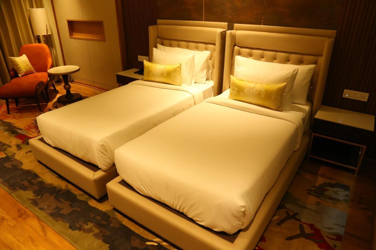 Dreamz Inn & Suites Zirakpur エクステリア 写真
