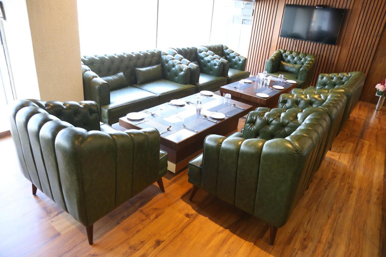 Dreamz Inn & Suites Zirakpur エクステリア 写真