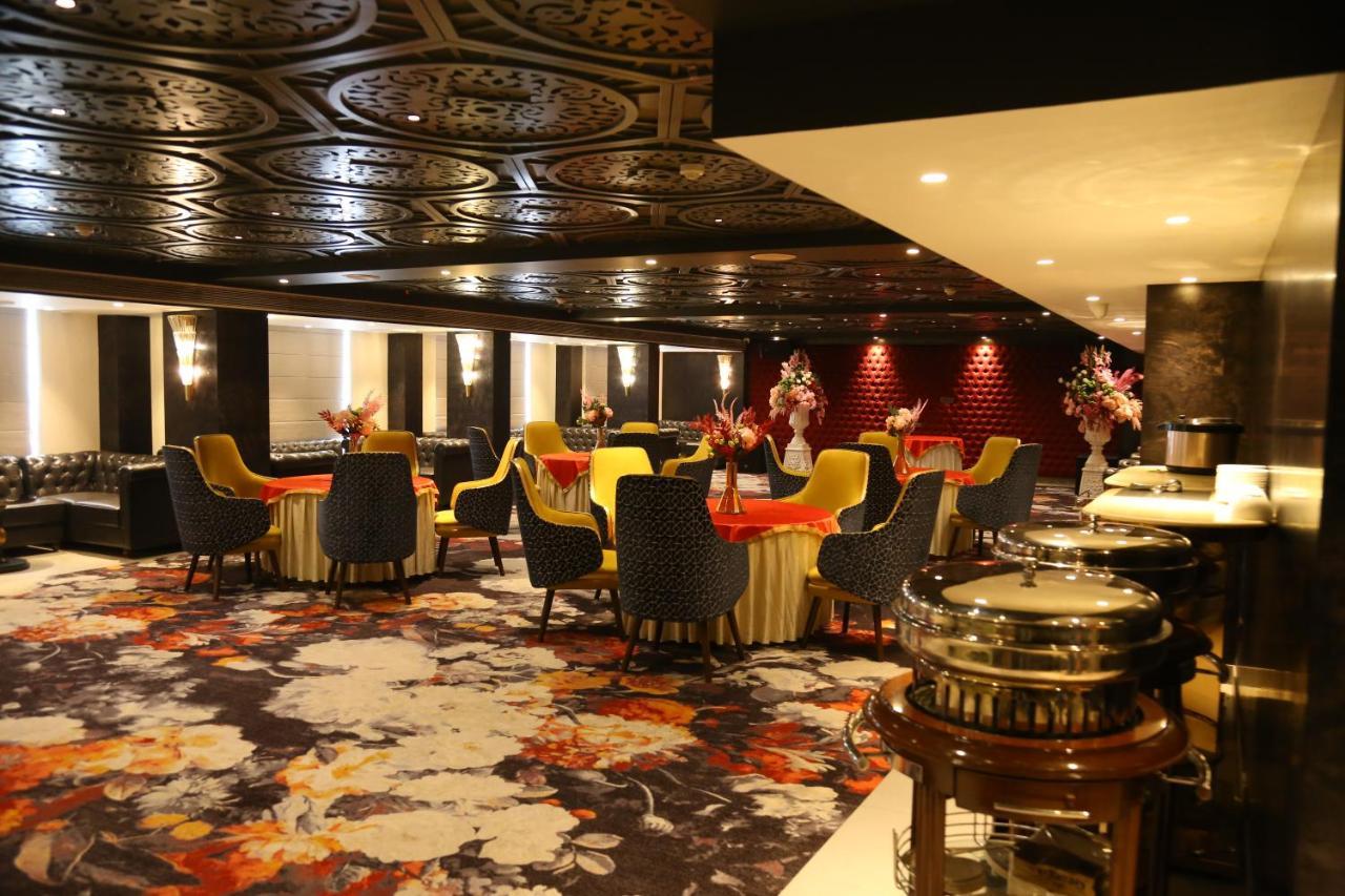 Dreamz Inn & Suites Zirakpur エクステリア 写真