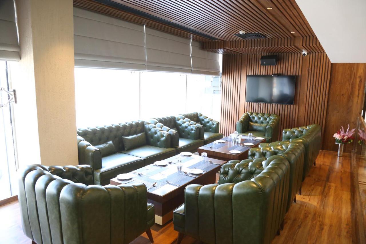 Dreamz Inn & Suites Zirakpur エクステリア 写真