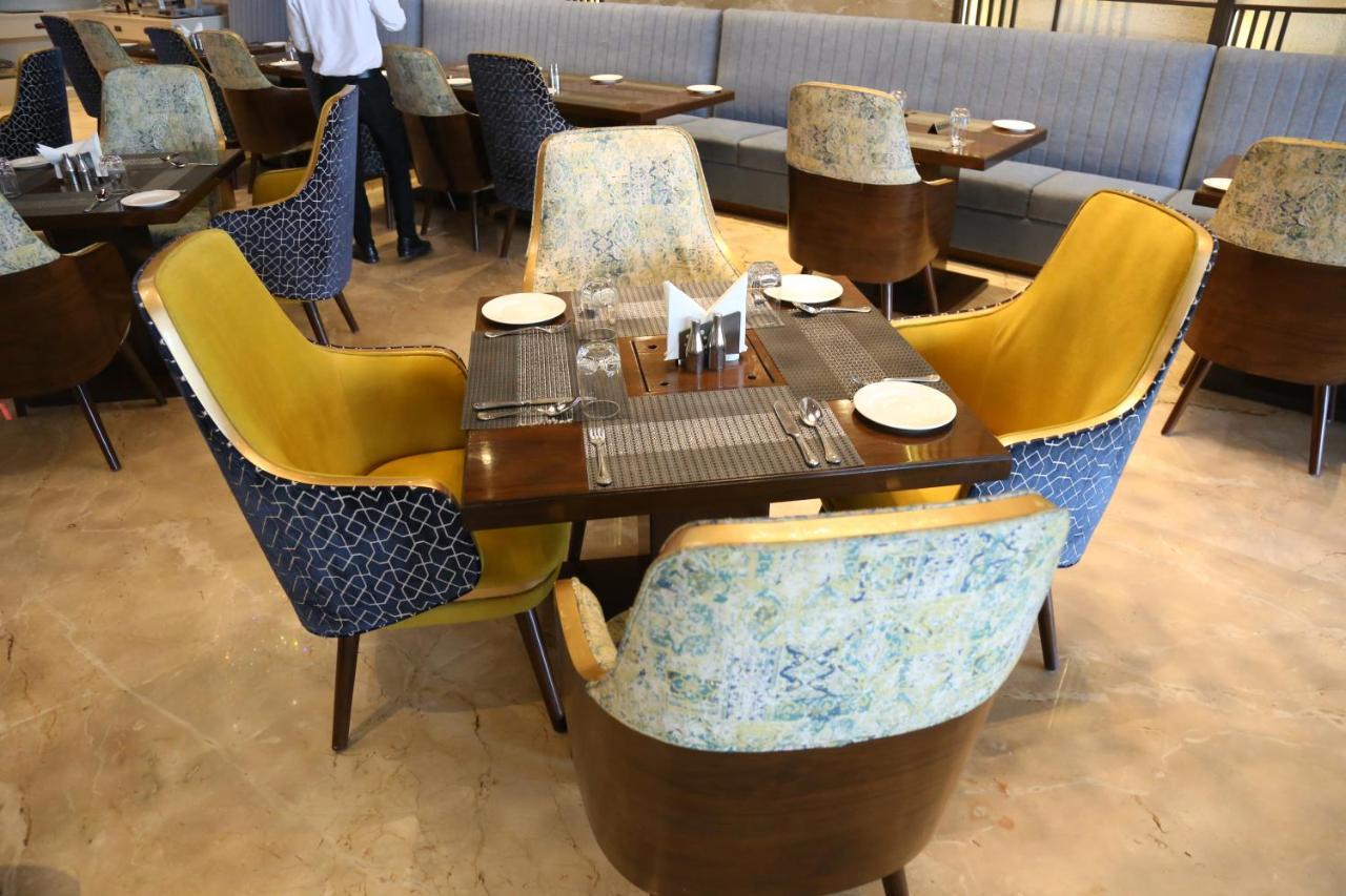 Dreamz Inn & Suites Zirakpur エクステリア 写真